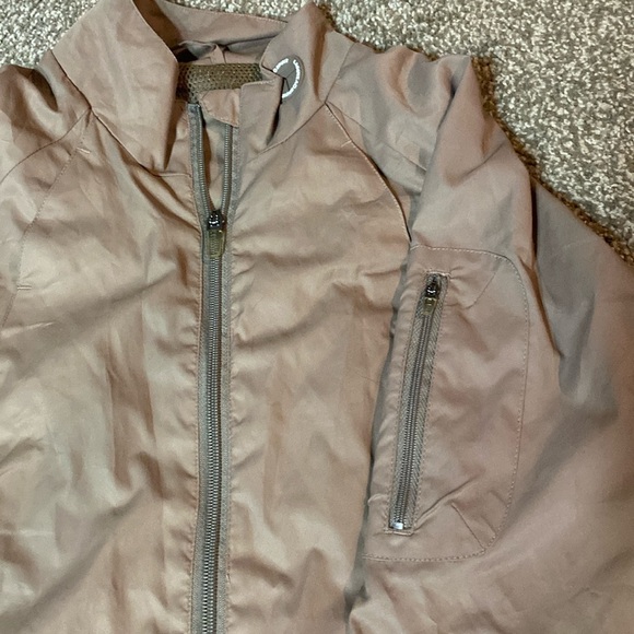 Grey lightweight running jacket - Picture 6 of 7